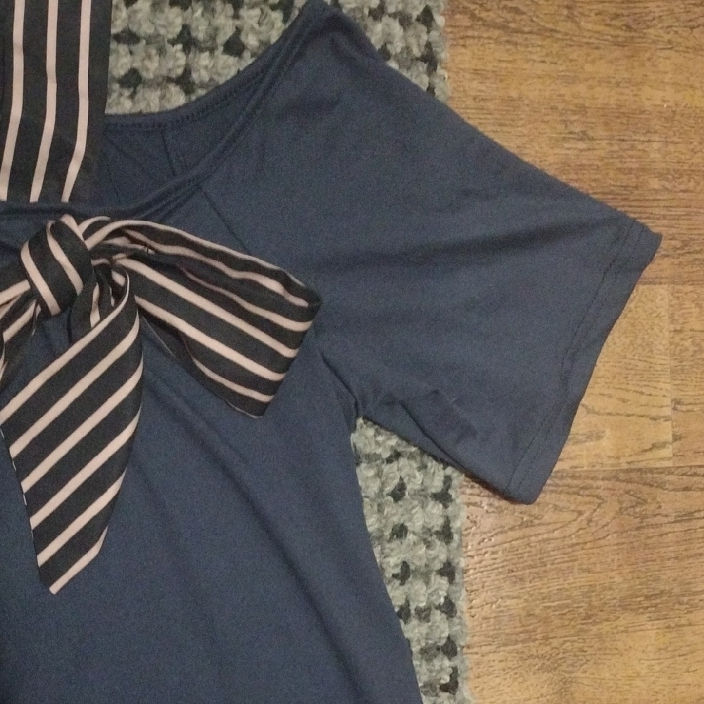 SHEIN Navy Top with Striped Bow Accent - Picture 4 of 8